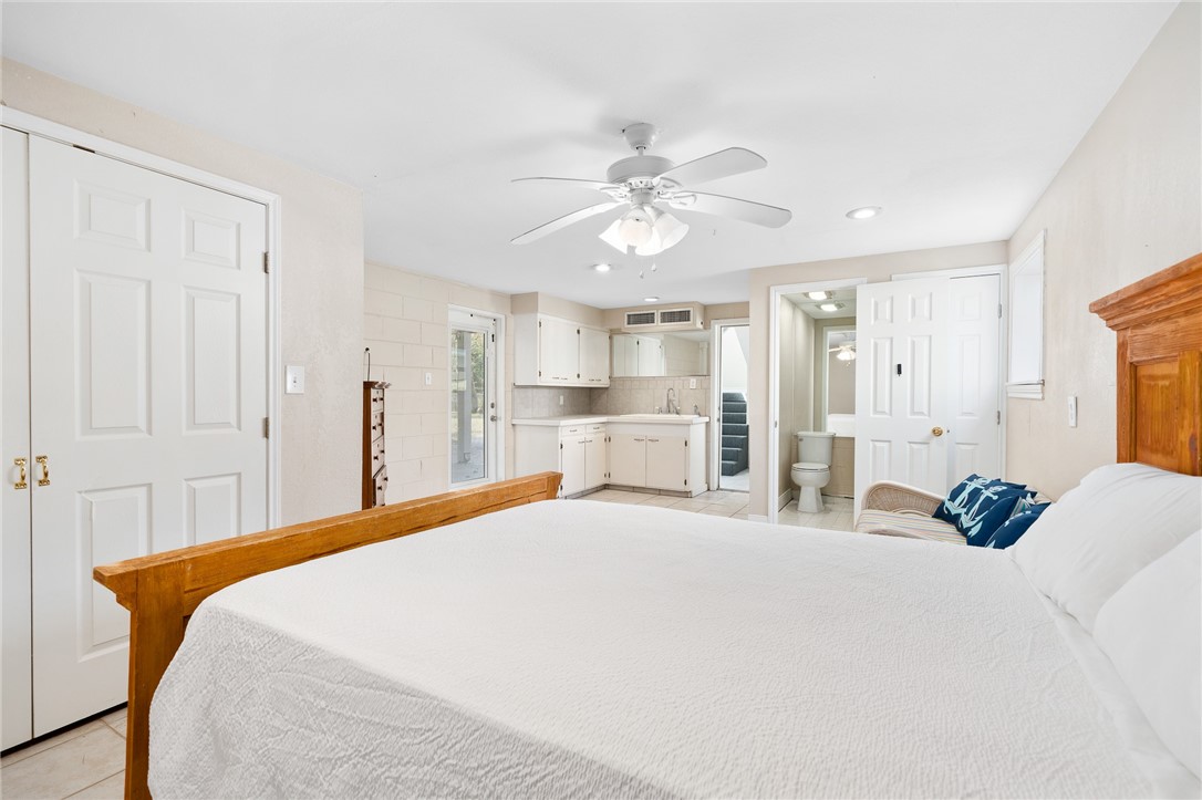 1713 Bayshores Property Photo 33