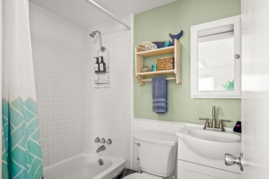 213 Avenue J Property Photo 16