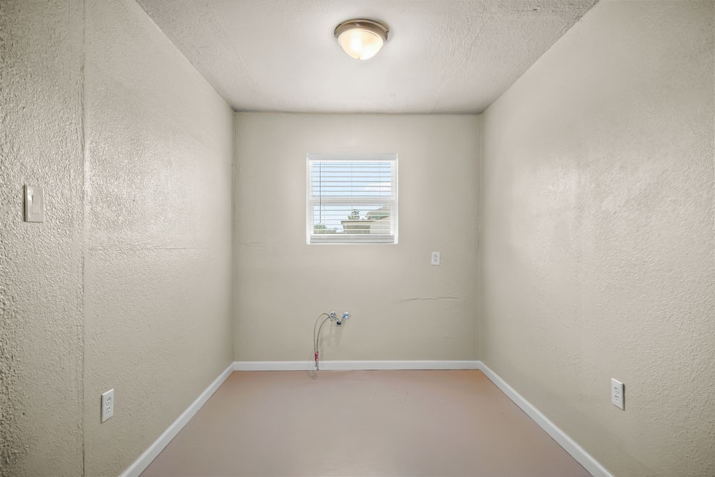 213 Avenue J Property Photo 28