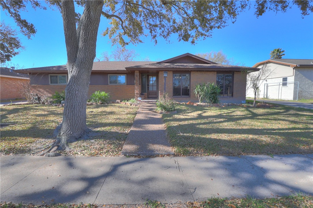 5209 Bromley Dr Property Photo 1