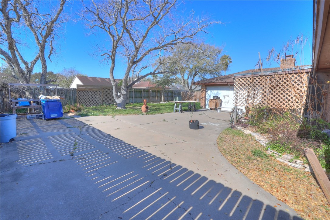 5209 Bromley Dr Property Photo 29