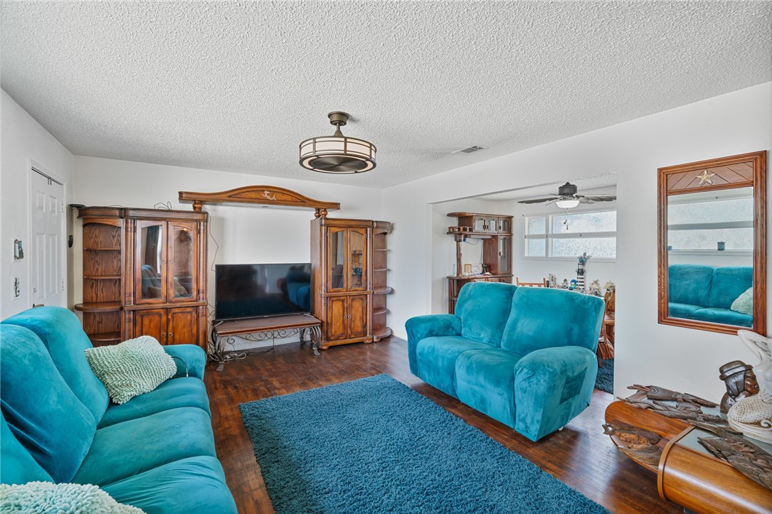 3901 Pyle Dr Property Photo 8