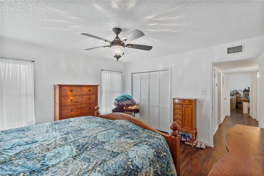 3901 Pyle Dr Property Photo 16