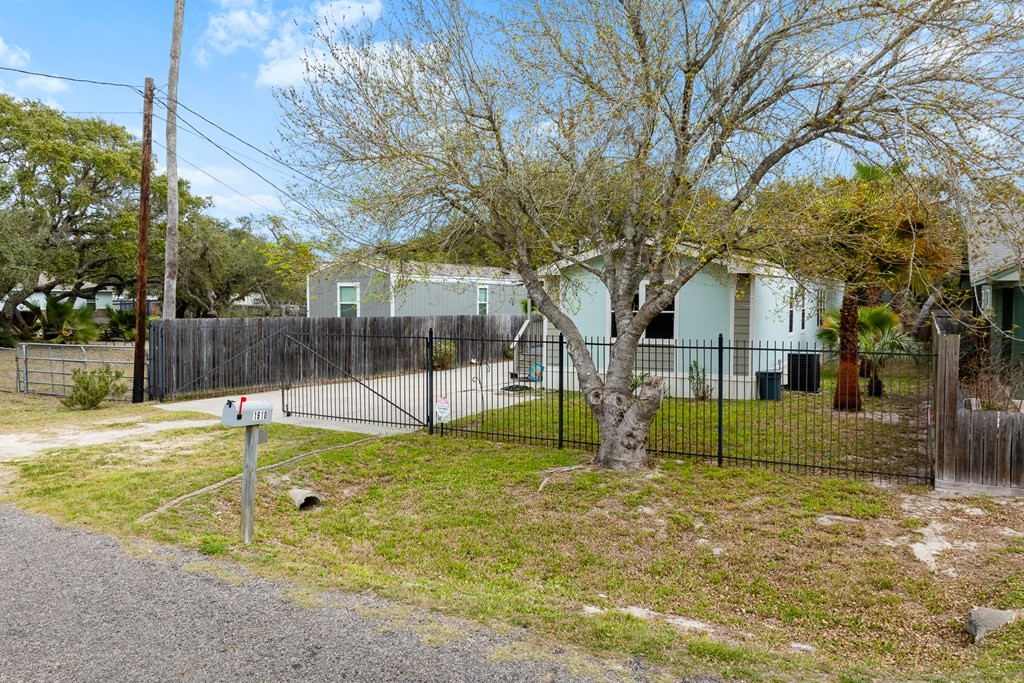 1610 Hardee St Property Photo 3