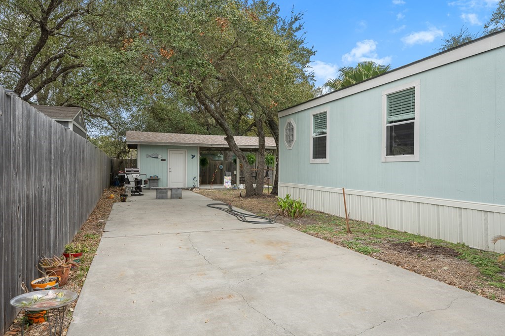 1610 Hardee St Property Photo 28