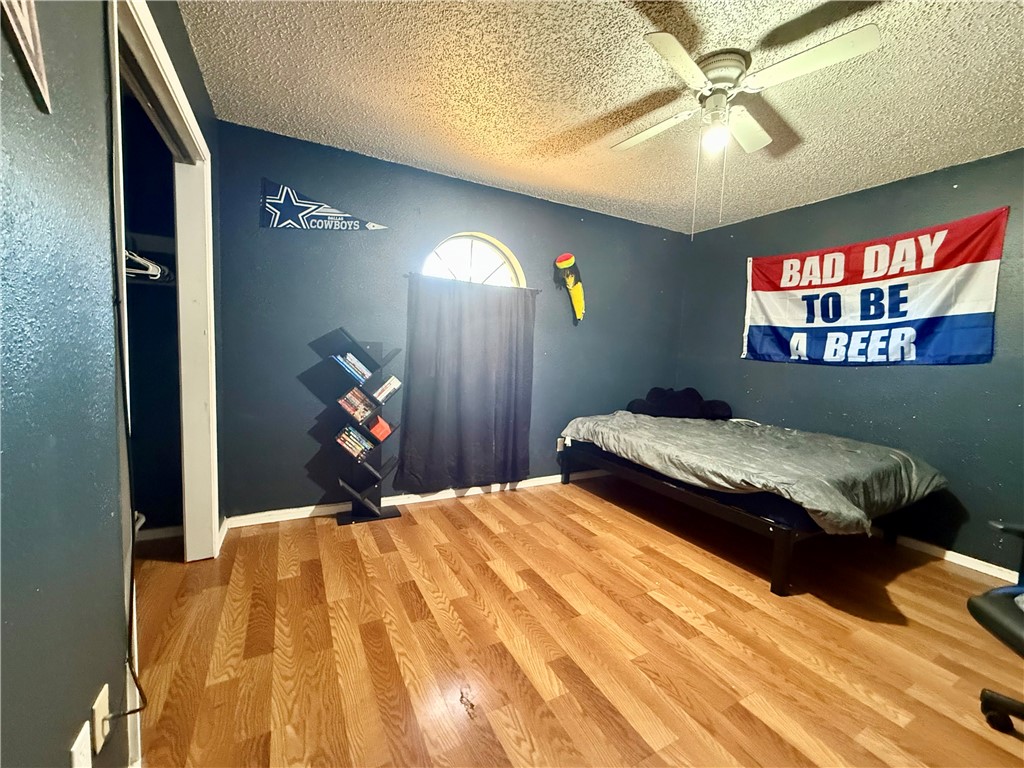 2309 Park Wood Dr Property Photo 6