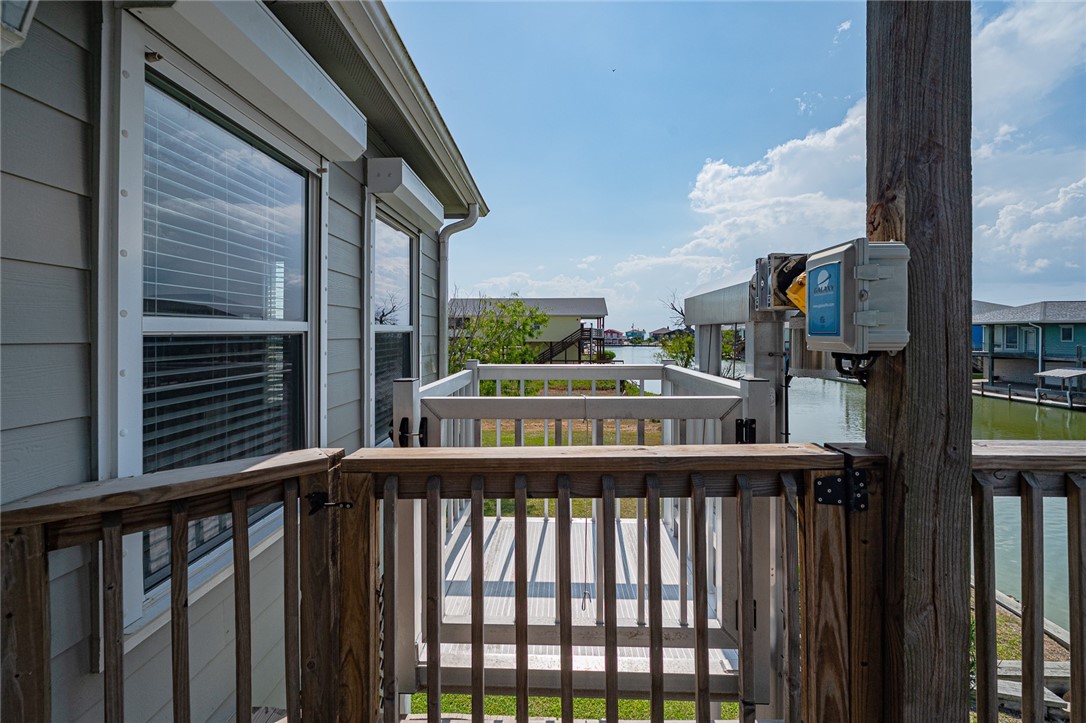 215 Sailfish Dr Property Photo 5