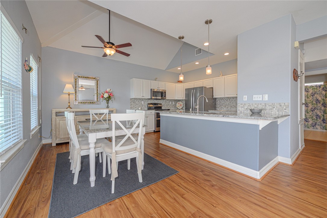 215 Sailfish Dr Property Photo 8