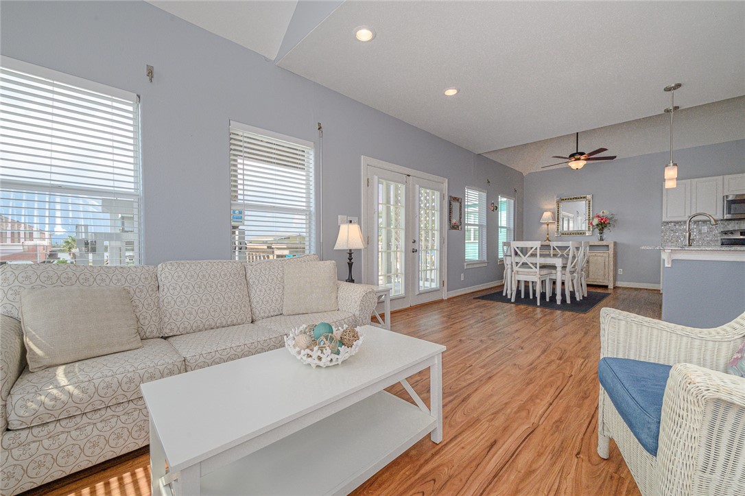 215 Sailfish Dr Property Photo 26