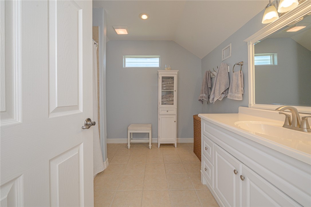 215 Sailfish Dr Property Photo 29