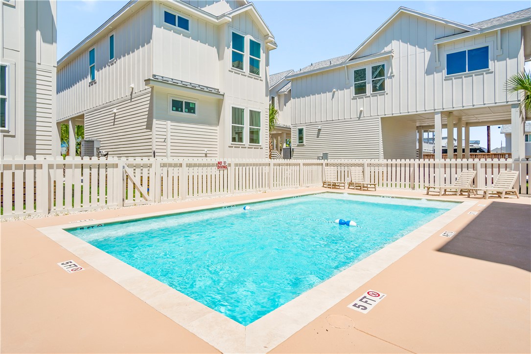 434 Oleander St 2 Property Photo 5