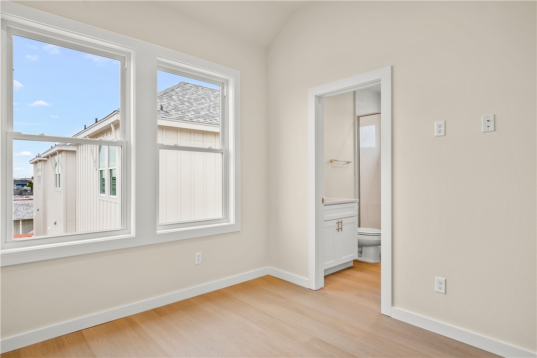 434 Oleander St 2 Property Photo 27