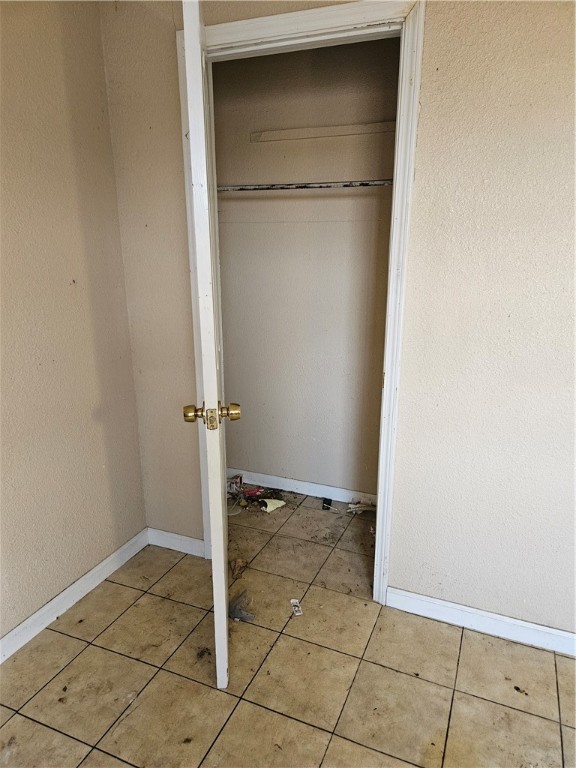 811 E Avenue D Property Photo 22