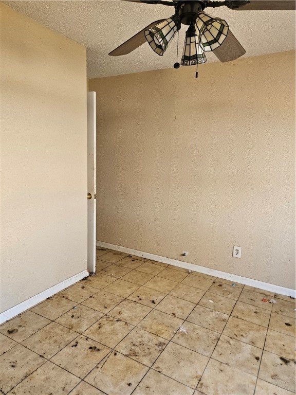 811 E Avenue D Property Photo 23