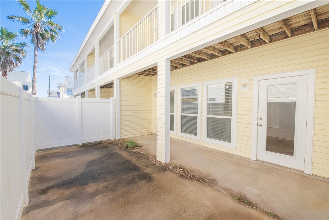 15110 Leeward Dr 102 Property Photo 7