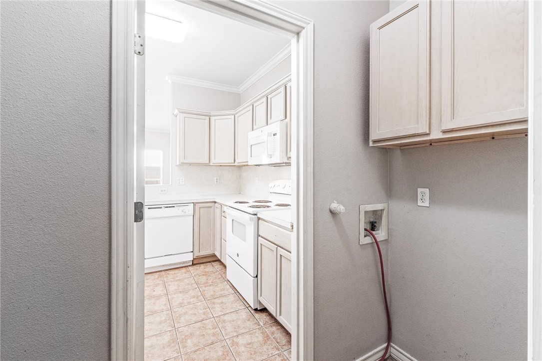 15110 Leeward Dr 102 Property Photo 14