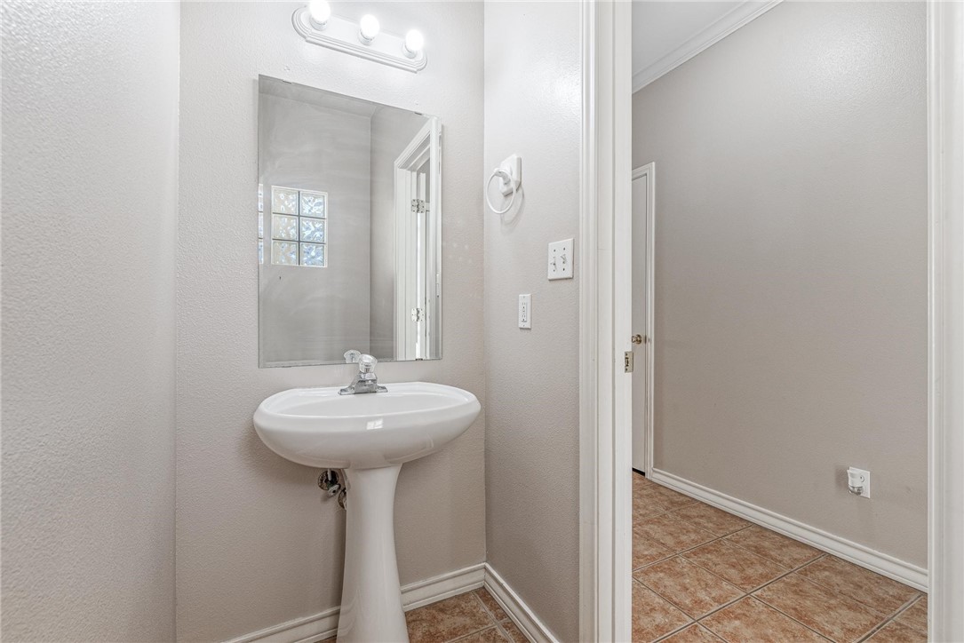 15110 Leeward Dr 102 Property Photo 15