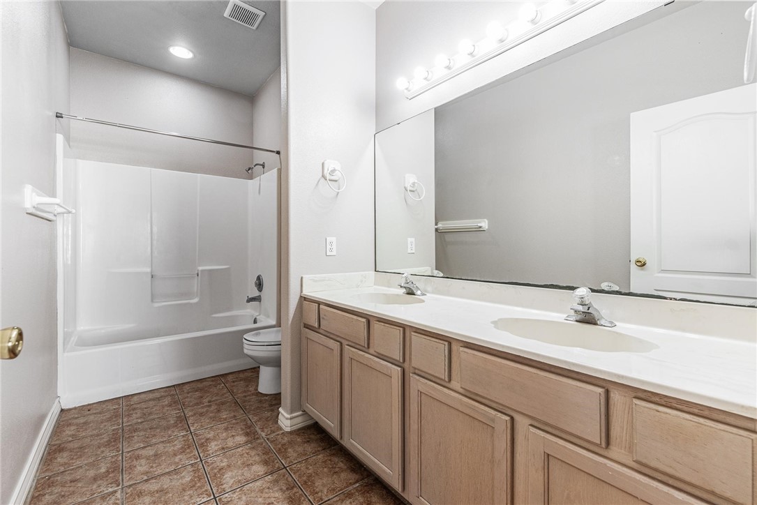 15110 Leeward Dr 102 Property Photo 27