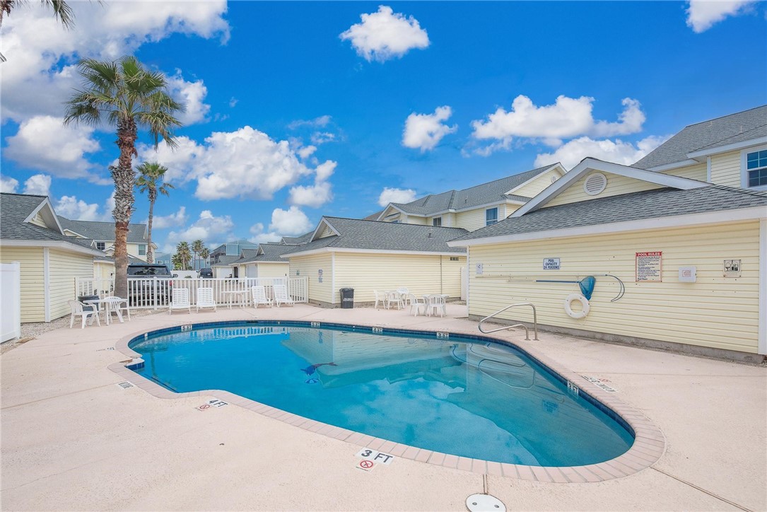 15110 Leeward Dr 102 Property Photo 32