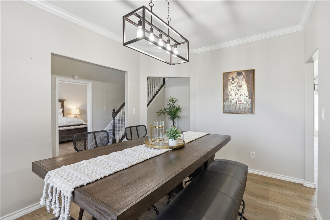 8222 Mima Property Photo 6