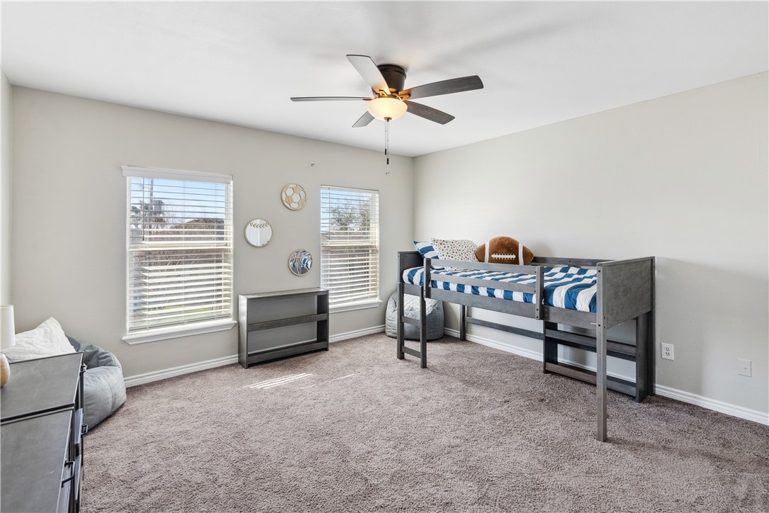 8222 Mima Property Photo 27