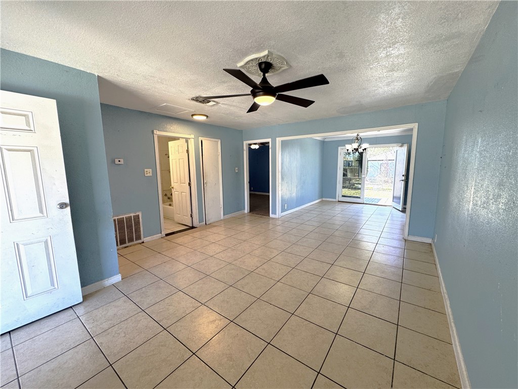 4457 Carlton St Property Photo 6