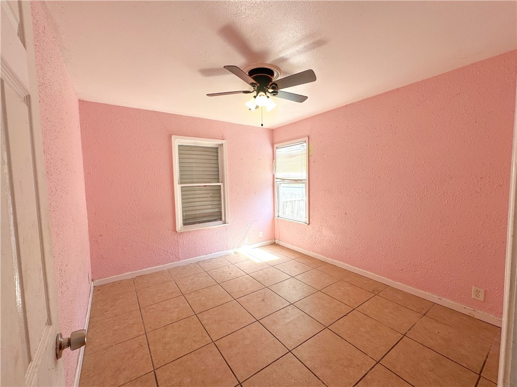 4457 Carlton St Property Photo 22