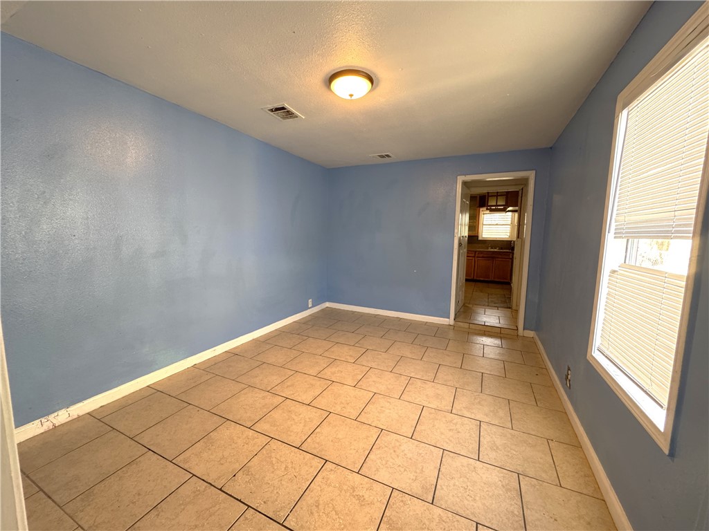 4457 Carlton St Property Photo 28