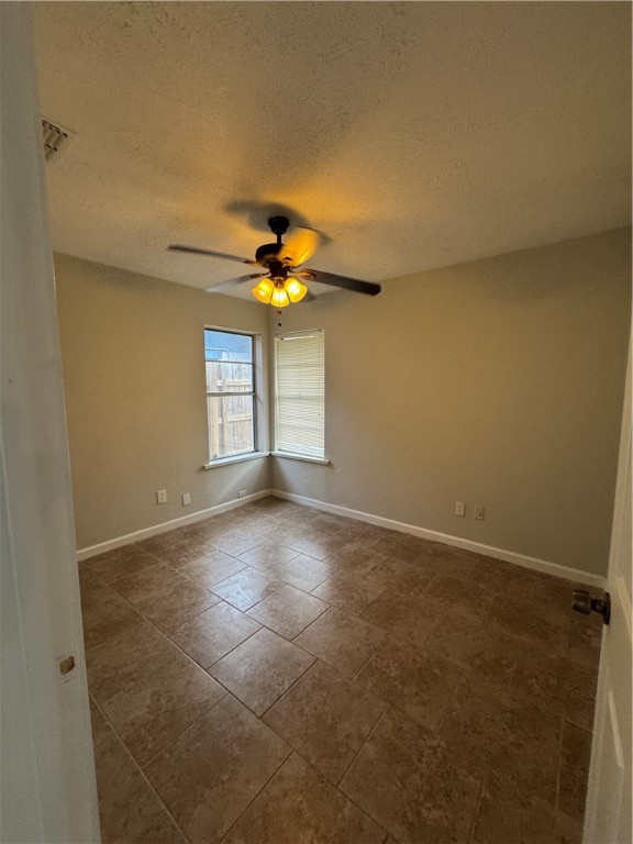 1821 Roslyn St Property Photo 6