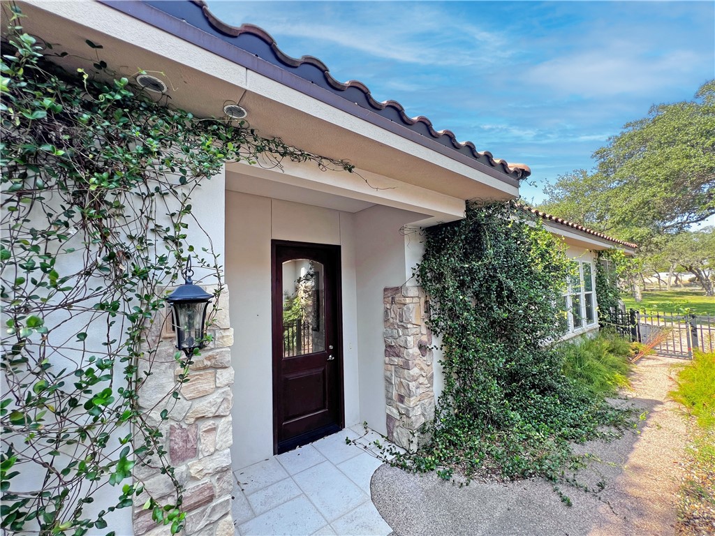 1303 Villas Dr Property Photo 4