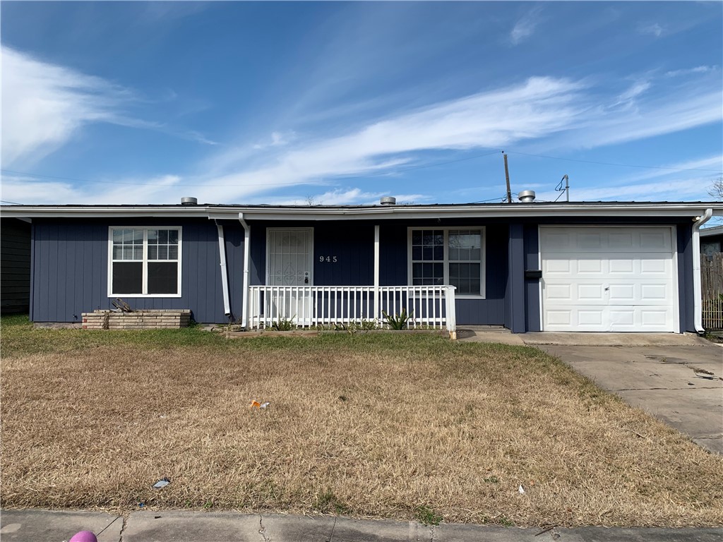 945 Rickey Dr Property Photo