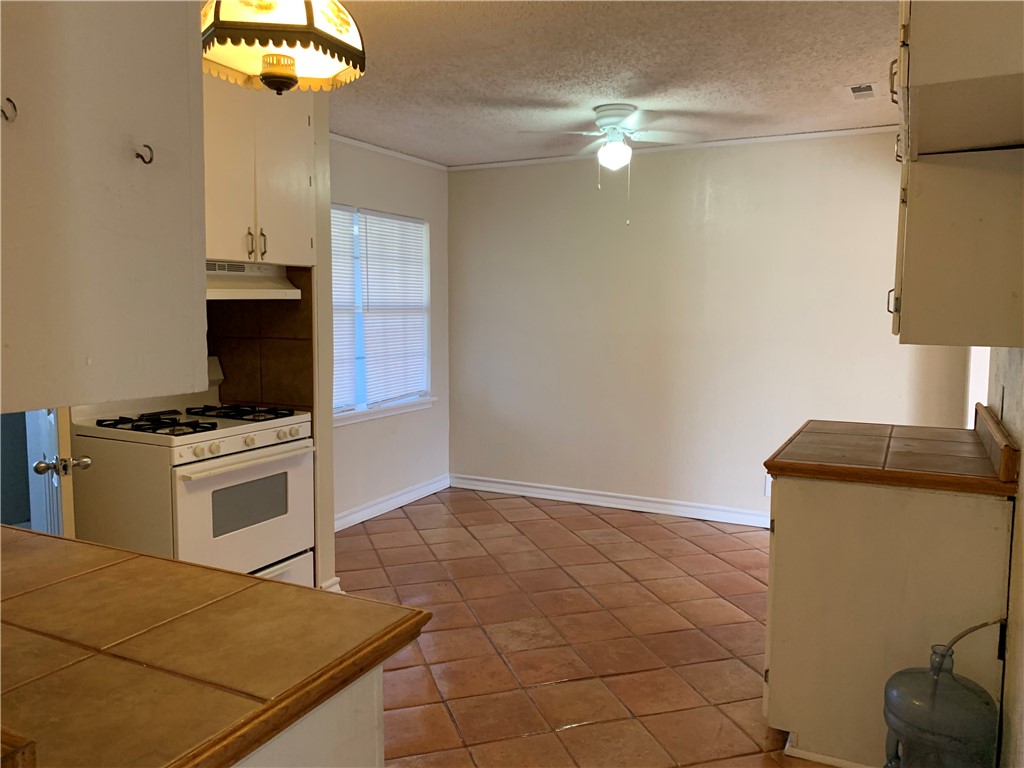 945 Rickey Dr Property Photo 3