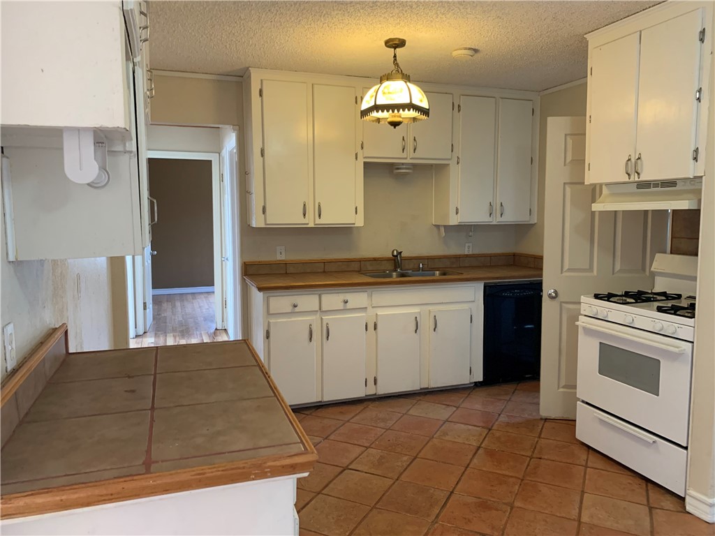945 Rickey Dr Property Photo 4