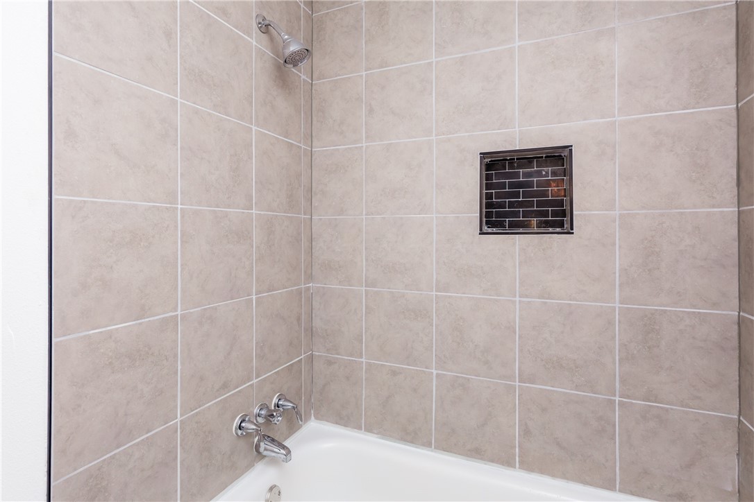 4705 Donegal Dr Property Photo 9