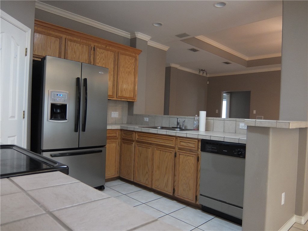 2505 Windrose Dr Property Photo 3