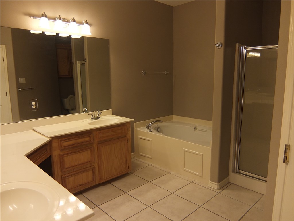 2505 Windrose Dr Property Photo 8