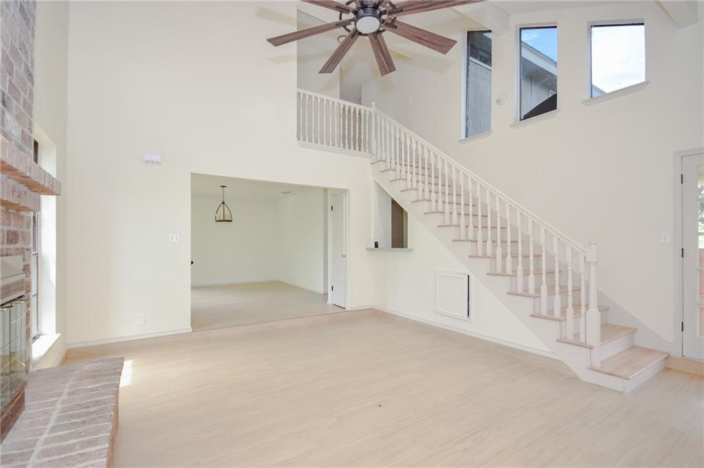6941 Braesvalley Dr Property Photo 3