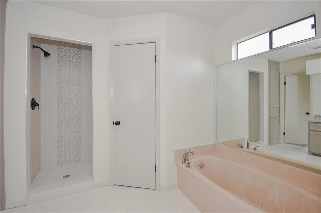 6941 Braesvalley Dr Property Photo 9