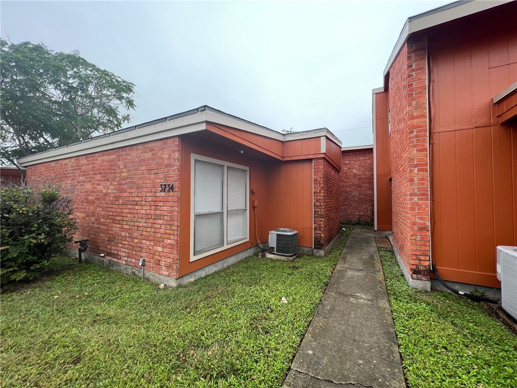 3705 Thornberry Ct Property Photo 2