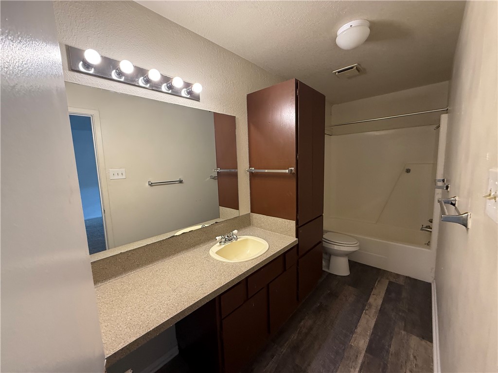 3705 Thornberry Ct Property Photo 7