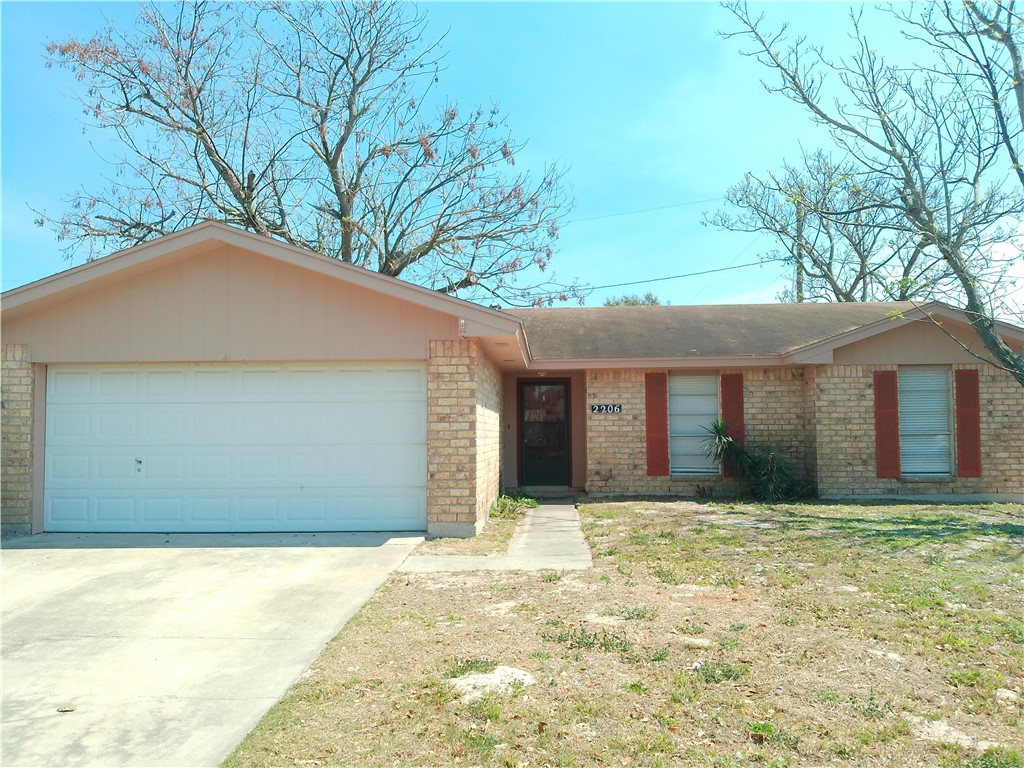 2206 Dorchester Dr Property Photo 1