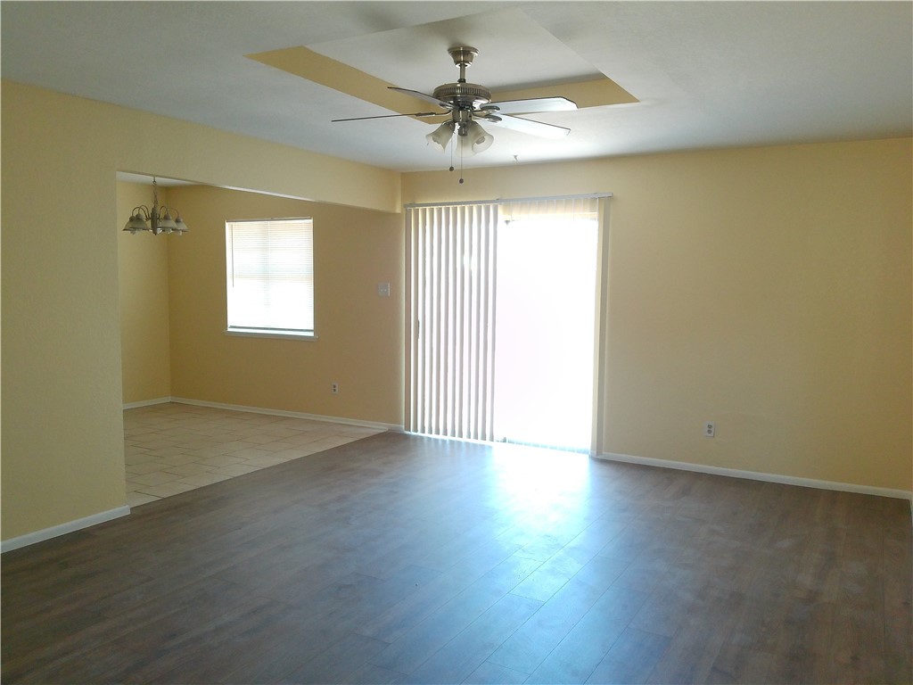 2206 Dorchester Dr Property Photo 2