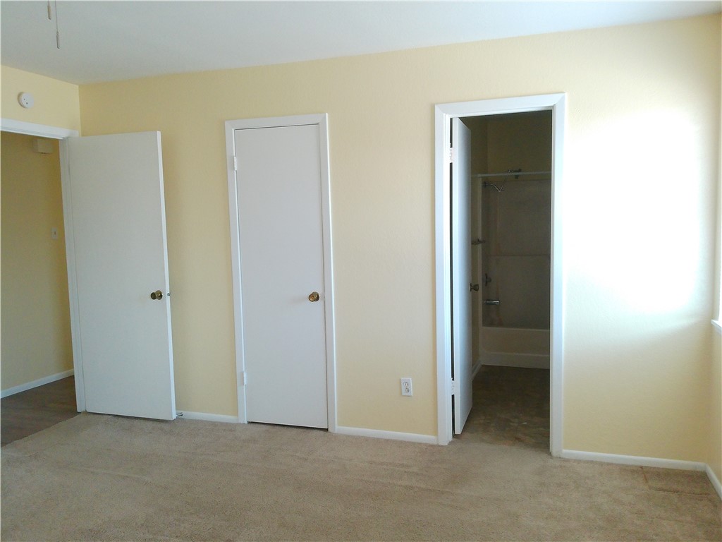 2206 Dorchester Dr Property Photo 9