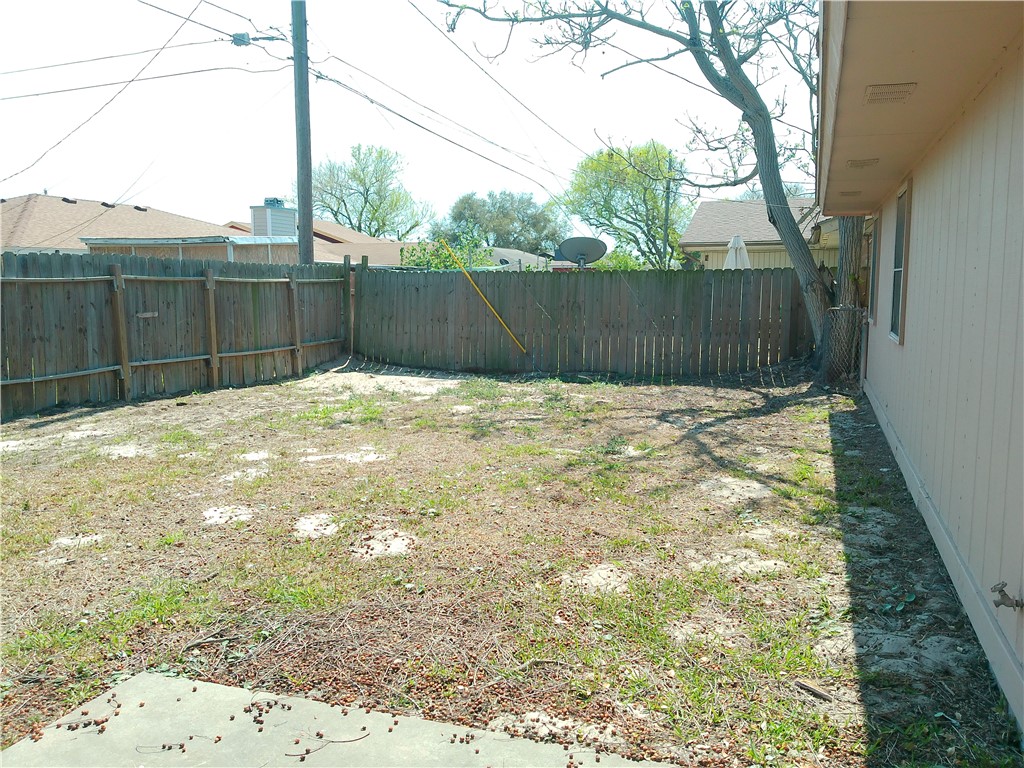 2206 Dorchester Dr Property Photo 12