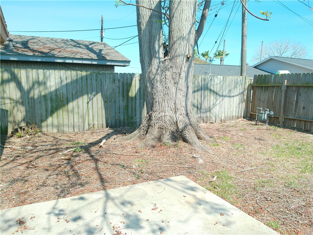 2206 Dorchester Dr Property Photo 13