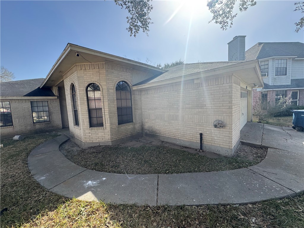 7314 S Ridge Ct Property Photo 2