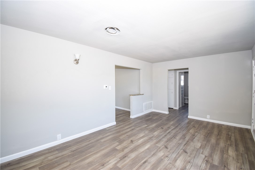 3605 Poplar St Property Photo 3