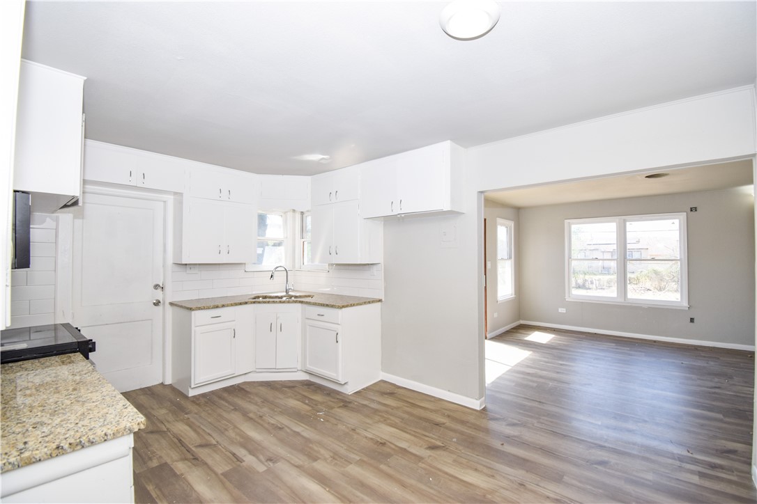 3605 Poplar St Property Photo 5