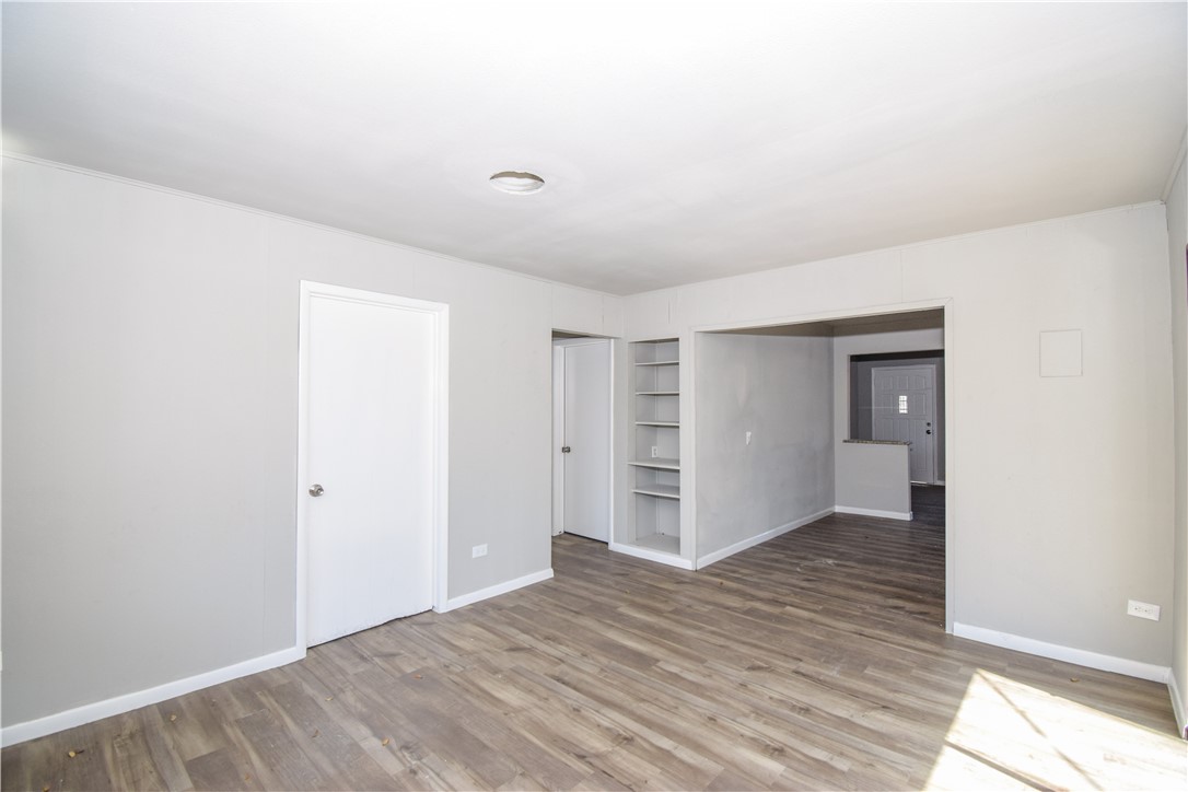 3605 Poplar St Property Photo 11