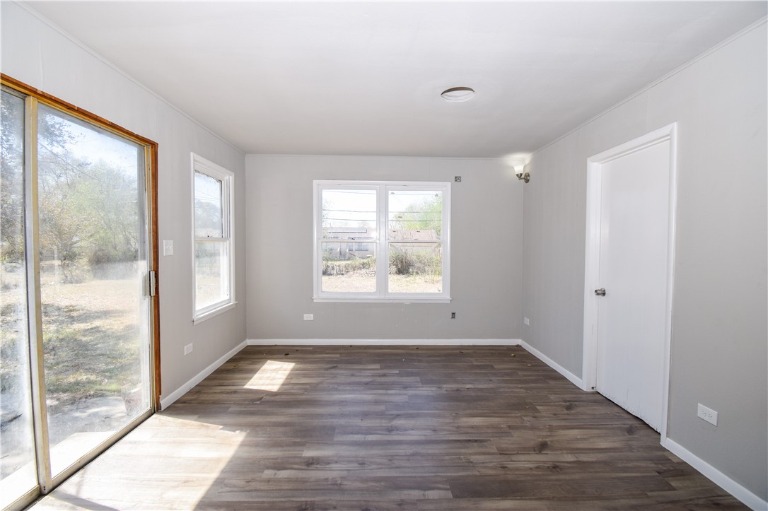 3605 Poplar St Property Photo 12